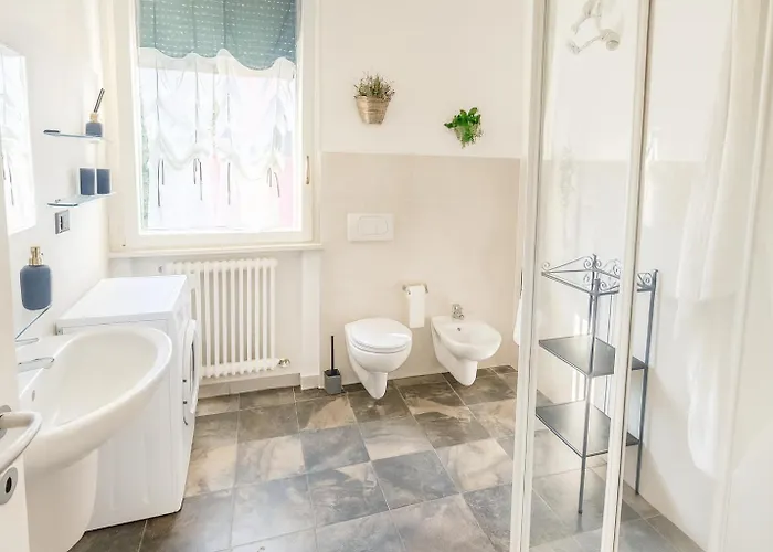 Athos بيت ضيافة فورلي